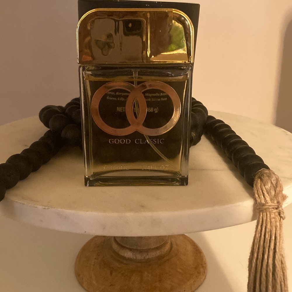 Gold classic perfume